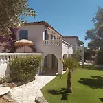 Luxury Family With Large Pool, Garden & Outdoor Dining Near Beach, Domaine L'oiseau Bleu In Villa Sainte-Maxime