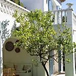Luxury Family With Large Pool, Garden & Outdoor Dining Near Beach, Domaine L'oiseau Bleu In
