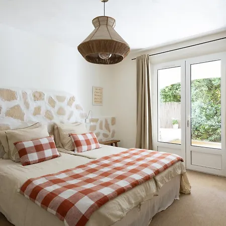 Luxury Family Villa With Large Pool, Garden & Outdoor Dining Near Beach, Domaine L'Oiseau Bleu In Sainte-Maxime فيلة