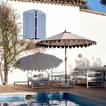 Luxury Family With Large Pool, Garden & Outdoor Dining Near Beach, Domaine L'oiseau Bleu In Villa Sainte-Maxime