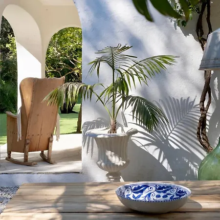 Villa Luxury Family With Large Pool, Garden & Outdoor Dining Near Beach, Domaine L'oiseau Bleu In