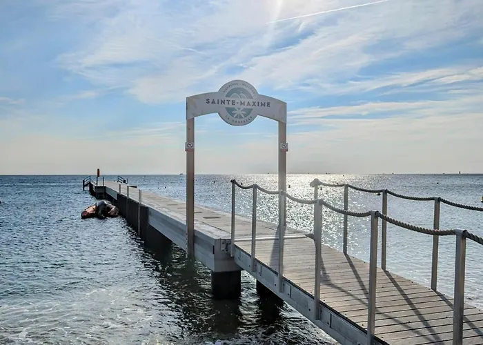 Domaine L'oiseau Bleu, 800 M From The In Villa Sainte-Maxime
