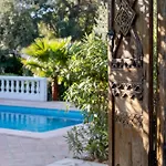 Villa Luxury Family With Large Pool, Garden & Outdoor Dining Near Beach, Domaine L'oiseau Bleu In