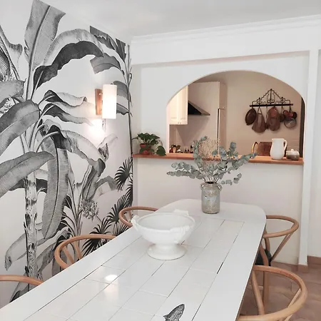 Villa Luxury Family With Large Pool, Garden & Outdoor Dining Near Beach, Domaine L'oiseau Bleu In Sainte-Maxime