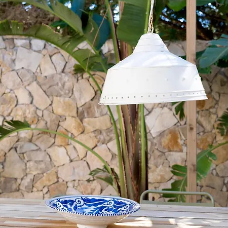 Luxury Family With Large Pool, Garden & Outdoor Dining Near Beach, Domaine L'oiseau Bleu In ヴィラ