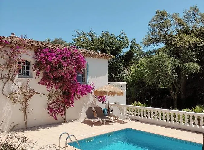 Luxury Family Villa With Large Pool, Garden & Outdoor Dining Near Beach, Domaine L'Oiseau Bleu In Sainte-Maxime Villa *