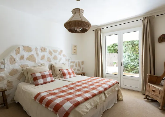 Luxury Family Villa With Large Pool, Garden & Outdoor Dining Near Beach, Domaine L'Oiseau Bleu In Sainte-Maxime Villa