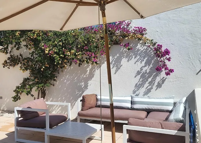 Вилла Luxury Family Villa With Large Pool, Garden & Outdoor Dining Near Beach, Domaine L'Oiseau Bleu In Sainte-Maxime *