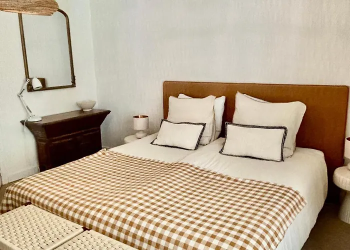 Luxury Family Villa With Large Pool, Garden & Outdoor Dining Near Beach, Domaine L'Oiseau Bleu In Sainte-Maxime Sainte-Maxime