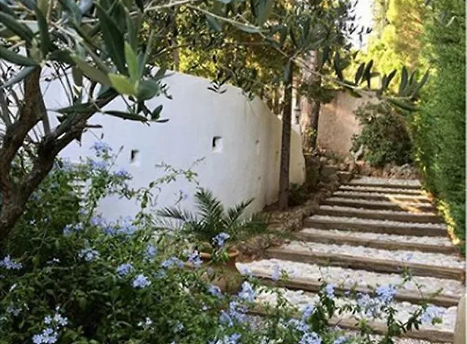 Вилла Luxury Family Villa With Large Pool, Garden & Outdoor Dining Near Beach, Domaine L'Oiseau Bleu In Sainte-Maxime Сент-Максим